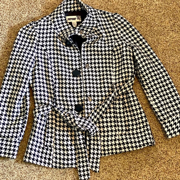 Black-white coat - Picture 1 of 3